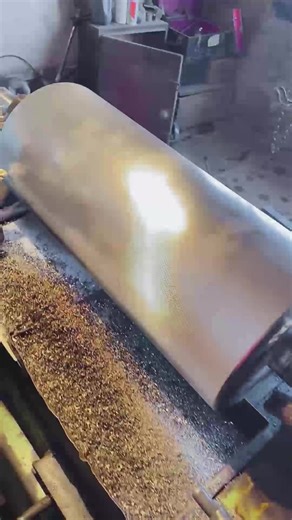 Workshop such as fabrication, assembly, repair, and testing with precision. and safety systems that allow workers and trainees to perform operations. #workshop #technology #diy #technique #steelwork #welding Wo1a.5499 | Work 53M