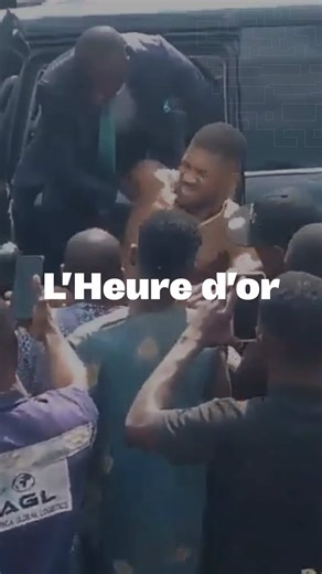 Le Rwanda a reconstruit un système de santé exemplaire après le génocide : plus de 90% de la population couverte par les mutuelles, une flotte de 600 ambulances, des innovations digitales et drones qui respectent l’heure d’or et sauvent des vies. Pendant ce temps, au Togo et au Nigeria, malgré les richesses, la corruption vole tout. #Afrique #togolais228🇹🇬 #Togo #SantéAfrique #anthonyjoshua