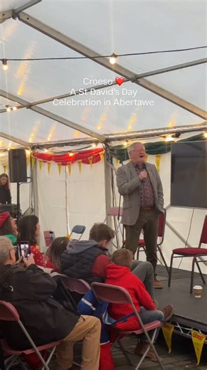 Celebrating the very best of Welsh culture - from live music and cookery demos to street entertainers, workshops and arts and crafts - the streets of Swansea were celebrating the ‘Pethau Bychain’ this weekend. 🌼 #RandomActsOfWelshness #PethauBychain #DyddGŵylDewi #StDavidsDay | This Is Cymru Wales