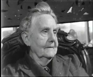 238K views · 697 reactions | #OnThisDay 1959: "The young ones, the auld hands and the mugs - they're all here." BBC Northern Ireland's roving reporter, Sam McAughtry, spent a day in Smithfield Market, where you could buy and sell anything. Great footage. | BBC Archive | Facebook