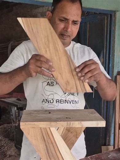 Amazing Wooden Stand DIY Pallet Woodworking Idea