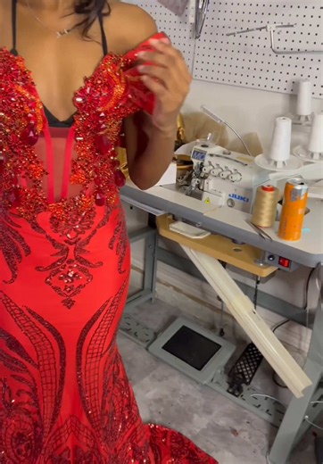 Sewing a Mermaid Prom Gown #sewingtutorial #sewingtipsandtricks #sewingforbeginners #promdressdesigner #sewing