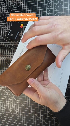 New leather wallet project. The PDF pattern is already available if you want to make it yourself. Full process coming in the next videos. #leathercraft #pdfpattern #leatherwork #walletpattern #craftprocess