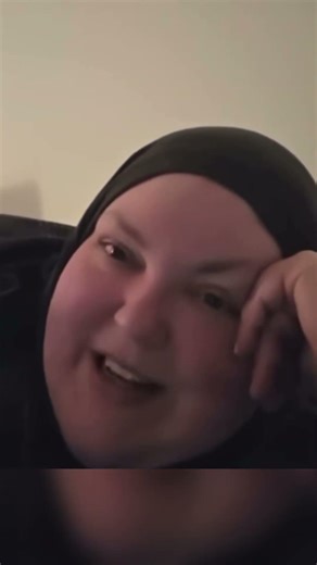 Foodie beauty taking a teeth brushing break