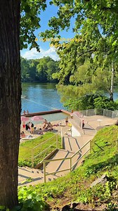 A cute beach escape just 10 minutes from Ku’damm 🏖️ 📍Halensee Today, it feels like a chic little summer break in West Berlin, but this lakeside spot has a surprisingly wild past. In the early 1900s, the area was home to Luna Park, one of Europe’s largest amusement parks, with rides, fireworks, performances and huge crowds coming all the way to the end of Ku’damm. Now you’ll find Das Halensee here: a beach, park and restaurant by the water, located at Koenigsallee 5a-b, close to S-Bhf Halensee.