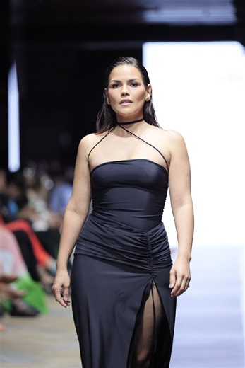 Karina Banda debuta como modelo de pasarela en la Republica  Dominicana ¡Qué sexy!