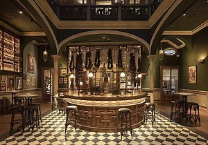 Casa Inquieta abre para darle una nueva vida a la Taberna del Alabardero con restaurante, tablao flamenco y terraza rooftop