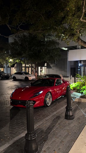 Exploring the Ferrari 812 Superfast at Hyde Park Village