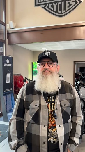 Au tour du STREET GLIDE d’être présenté avec ses 2500€ d’accessoires offerts! Et vous qu est ce que vous mettriez comme accessoires ? #harleydavidson #moto #harley #bike #newpost #harleyfrance #foryou #new #occasiondelasemaine #motorcycle | Harley-Davidson Factory