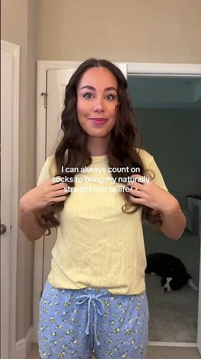 No heatless curing rod? Use socks🤪 sock heatless curl results, overnight curls, hair tutorial