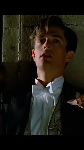 Rupert Everett and Cary Elwes as Guy Bennett and James Harcourt in Another Country (1984) I've posted this film before but it's got such good scenes I can't help it 😔