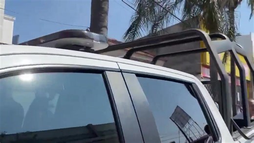 ¡Asesino! Asi le gritaron a Alfredo Ramírez Bedolla, gobernador de Michoacán, luego de acudir al velorio del alcalde de Uruapan, Carlos Manzo, ejecutado ayer, a pesar de haber solicitado apoyo de seguridad en múltiples ocasiones VIDEO - @GildoGarzaMx | Luis Guillermo Digital