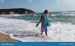 Sexy Woman Walking Stock Footage & Videos - 4,408 Stock Videos