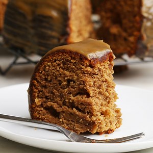 161K views · 303 reactions | This easy and comforting sticky toffee bundt cake is just what you need!  Recipe: https://tasty.co/recipe/sticky-toffee-bundt-cake | Tasty UK | Facebook