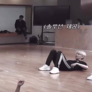 9.3K views · 3.4K reactions | [CUT] 191203 BAEKHYUN @ EXO "OBSESSION"...