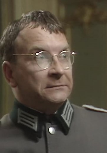 'Allo 'Allo! S01:E01 - The British Are Coming