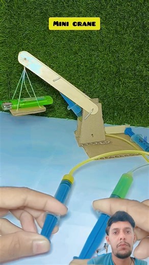 Mini hydraulic crane with syringe #experiment #project #short #shortvideo #ytshorts #diy