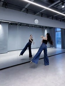 #Kiss you kiss space#Original choreography#The decomposition tutorial has been dragging on