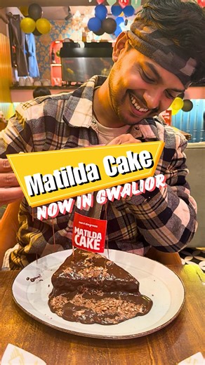 Gwalior food vlogger | Ashutosh Jadaoun on Instagram: "Matilda Cake😍 NOW IN GWALIOR📍 Only at @xerodegrees_gwalior Kya aapne try kiya ye super chocolaty Matilda Cake♥️ joki aapko sirf milega Gwalior ke one of the most famous cafe @xerodegrees_gwalior pr, or yahi nahi kaafi sale new additions bhi hai menu mai, jese fresh dough pizza, Bubble tea and or bhi bohot kuch👍🏻 Toh jaldi se reel apne family & Dosto me sath share kro 🙌🏻 Address: Xero Degrees Cafe, Pacific Towers, Kailsash Vihar, City c