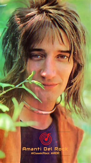 #OnThisDay January 10, 1945: Sir Roderick David Stewart is born in London, England. #AmantiDelRock | Amanti Del Rock