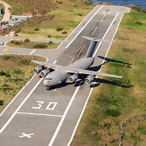 The Extreme C-17 Takeoff From Shortest Runway #plane #aviation #fblifestyle #usarmy #boeing | Smilo Aviation