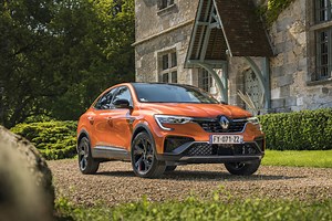 Renault Arkana : essence ou hybride, lequel choisir en 2022 ?