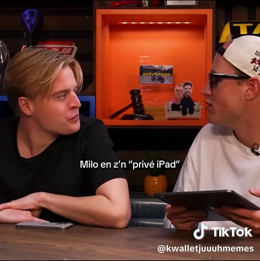 Milo en z’n “privé iPad”: Memes en Bankzitters