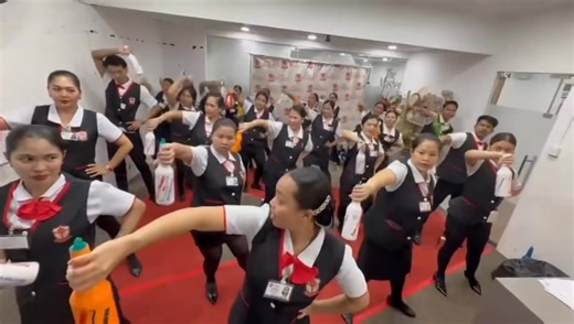 DIPLOMA IN HRTM STUDENTS DURING THEIR FLAIRTENDING CLASS | TMTI School