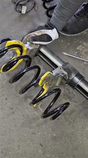 Replacing rear springs in 10 minutes