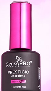 👑 Esti gata pentru O NOUA EXPERIENTA care duce arta manichiurii la un nou nivel? ⬆️ 𝗗𝗘 𝗔𝗭𝗜 este aici! 💥 𝗗𝗘 𝗔𝗖𝗨𝗠 o poti comanda 🔥 ➡️ noua colectie de oja semipermanenta 𝗦𝗲𝗻𝘀𝗼𝗣𝗥𝗢 𝗣𝗥𝗘𝗦𝗧𝗜𝗚𝗜𝗢, cu formula 𝗛𝗘𝗠𝗔 𝗙𝗥𝗘𝗘! O colectie noua, revolutionara si plina de atitudine! ⚡ 💖 Oje semipermanente cu nuante luxoase, pigmenti ultra-intensi si o formula inovatoare care ofera stralucire spectaculoasa si rezistenta impecabila. ✨ Inspirata de glam-ul absolut si creata pent