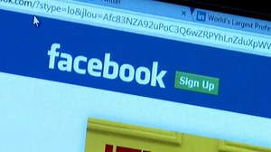 Facebook starts alerting those affected by data breach