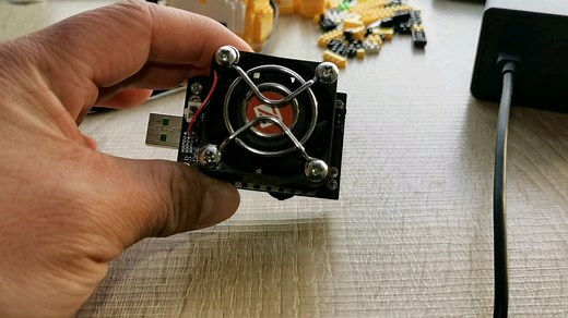 USB测试仪，POWER-Z KT002负载测试仪