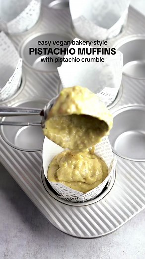 Delicious Vegan Pistachio Muffins with Crumble Topping