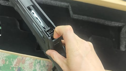 95-1 全新升级合金全拆款！全网做的最好的一款作训教具！没有之一！（不可发射，没有动能，非常安全）细节满满！还原度达到了95%以上！收藏把玩极品喜欢的私～