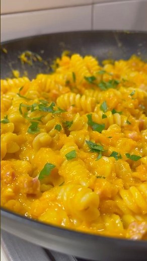 Pasta con crema di zucca e pancetta! 🧡🧡🧡 #ricettafacile #pasta