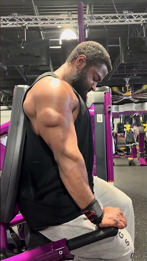 Seated tricep push down