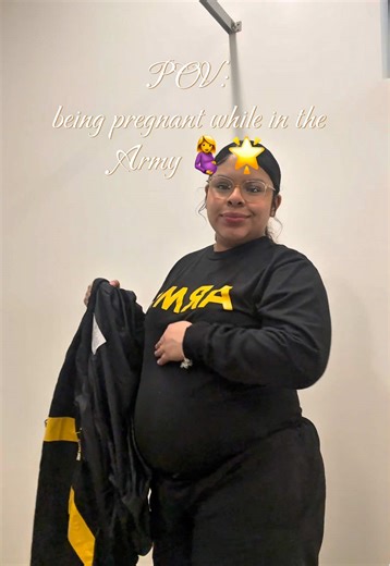 Adorable Maternity Outfits for Pregnant Moms