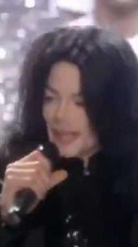 Michael Jackson singing "We Are the World" live for the last time ever (London, England - 2006)