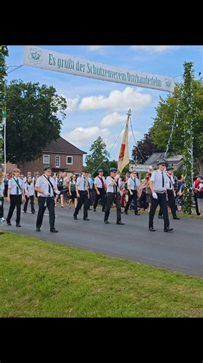 Schützenfest Ostrhauderfehn 2025 - Festumzug Teil 1 #schützenfestostrhauderfehn2025 #schützenfestostrhauderfehn #schützenfest #schützenfest2025 #festumzug #marschieren #spielmannszug #tradition #kultur #brauchtum | Schützenfest Channel