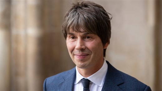 Brian Cox issues response after expert told us to prepare for 'alien spaceship'