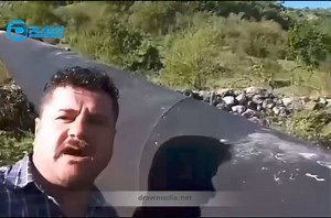  موشەکێکی ئێران کە ئاڕاستەی ئیسرائیل کراوە، لە گوندی (ئاکۆیان) لە سنوری رەواندوز، لە تەنیشت ماڵی ئەم پیاوە کەوتوەتەخوارەوە | Draw Video | Facebook