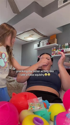 her reaction is priceless😭😭#prank #gonewrong #funny #squishy #squishies