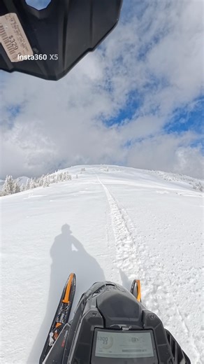 Snowmobiling to the peak like comment and subscribe #snowmobile #snowmobiling #snow #winter