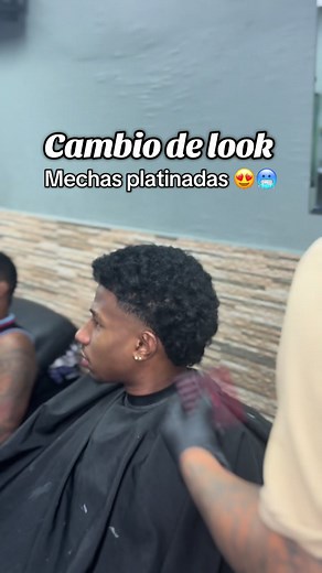 Mechas Platinadas para Hombre: Cambia Tu Look