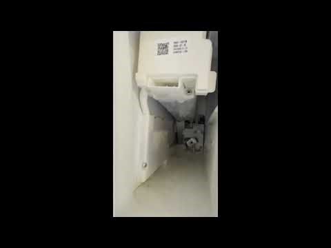 Defrosting Samsung Fridge Icemaker with a Hair Dryer