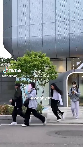 YG Trainee Group Leaving YG Entertainment Building Sightings