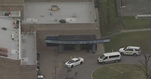 2 teenagers arrested with guns after threat against Pittsburgh Public school