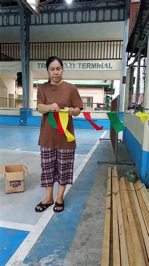 Kisig gagawa ng paramit.. Ni Marivic Labog .. Lapit na fiesta .. #highligths #followers #StarsEverywhere | Nelson Jornal Labog