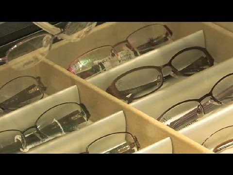 How to Tell the Difference Between a Polycarbonate Lens vs. Glass Eyeglass M... : Eyeglasses Basics