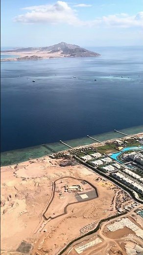 Взлёт в аэропорту Шарм-эш-Шейх. Остров тиран на заднем плане. Boeing 737 Max 9 ￼